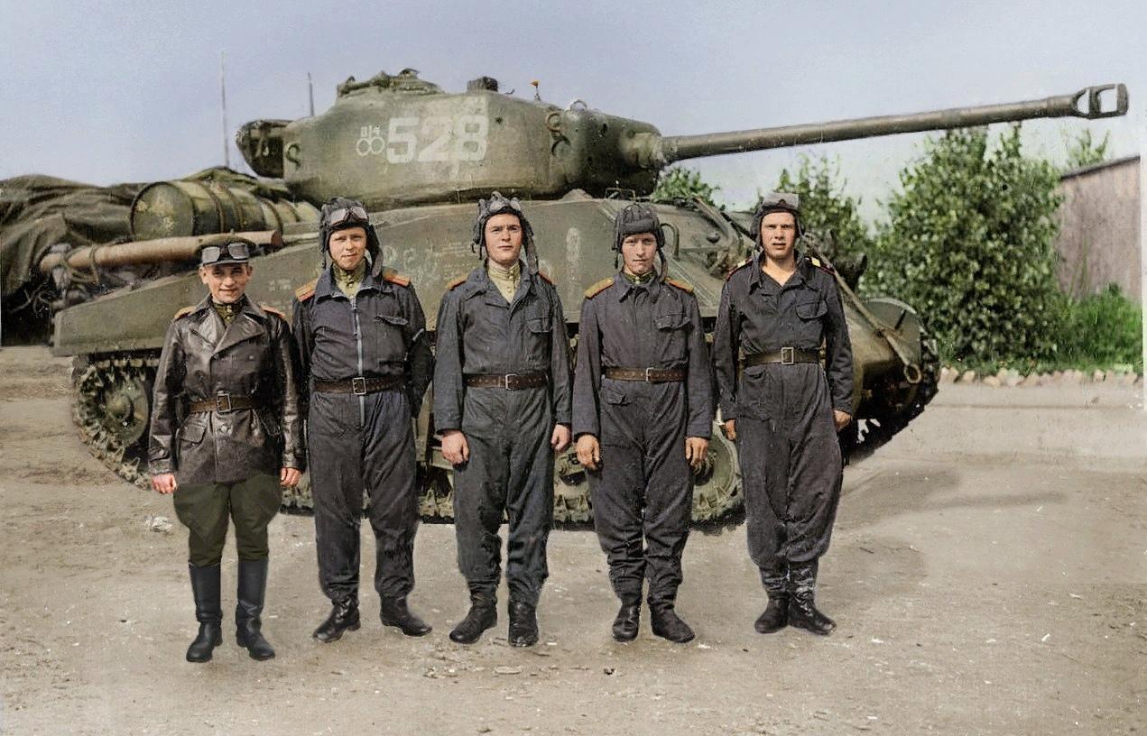 Экипаж машины боевой